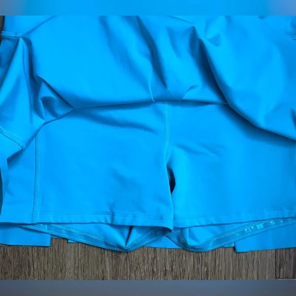 Athleta aqua tennis skort size Medium. 1096 - Picture 2 of 4